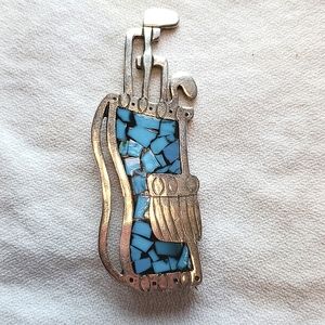 925 Silver Brooch with Turquoise Chips. Golf clubs.